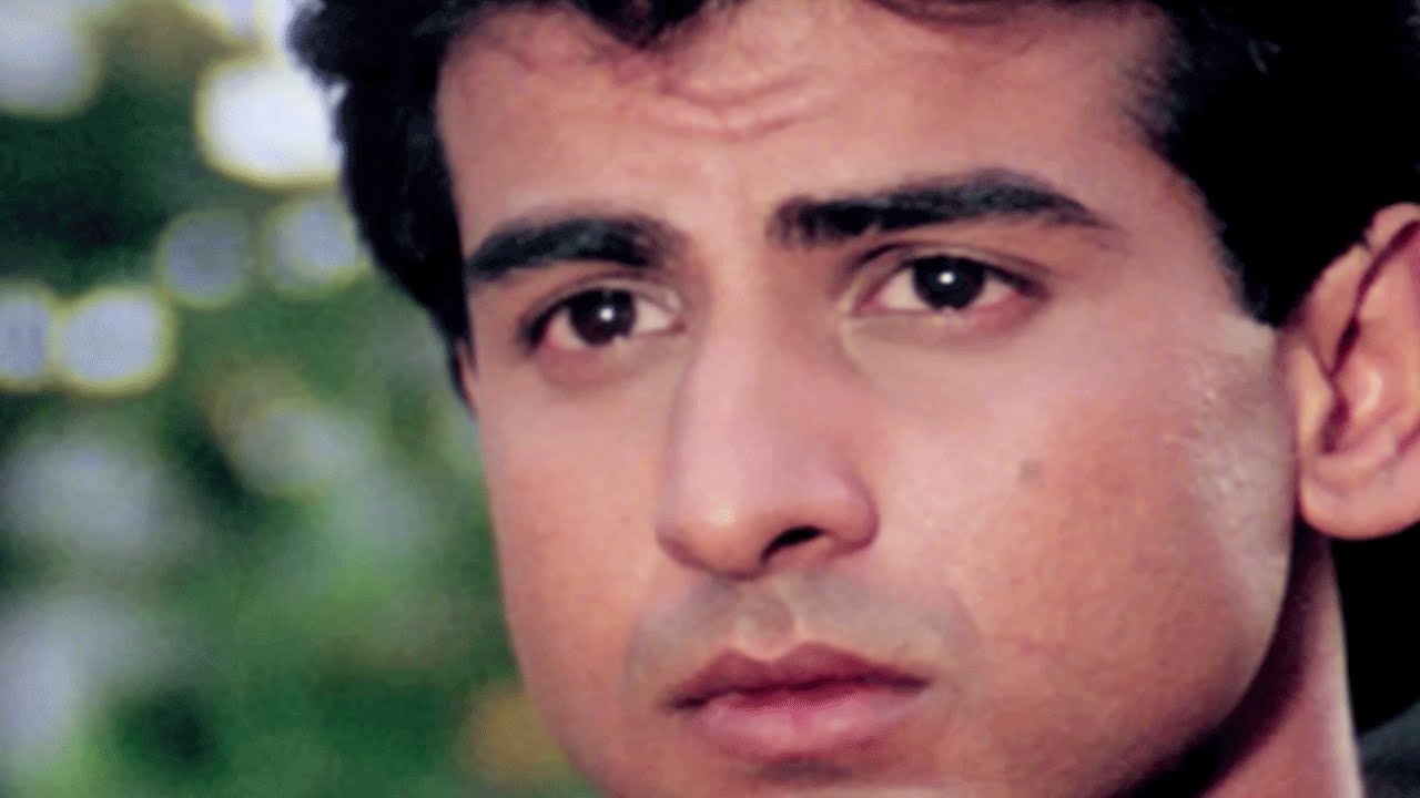 Ronit Roy early life